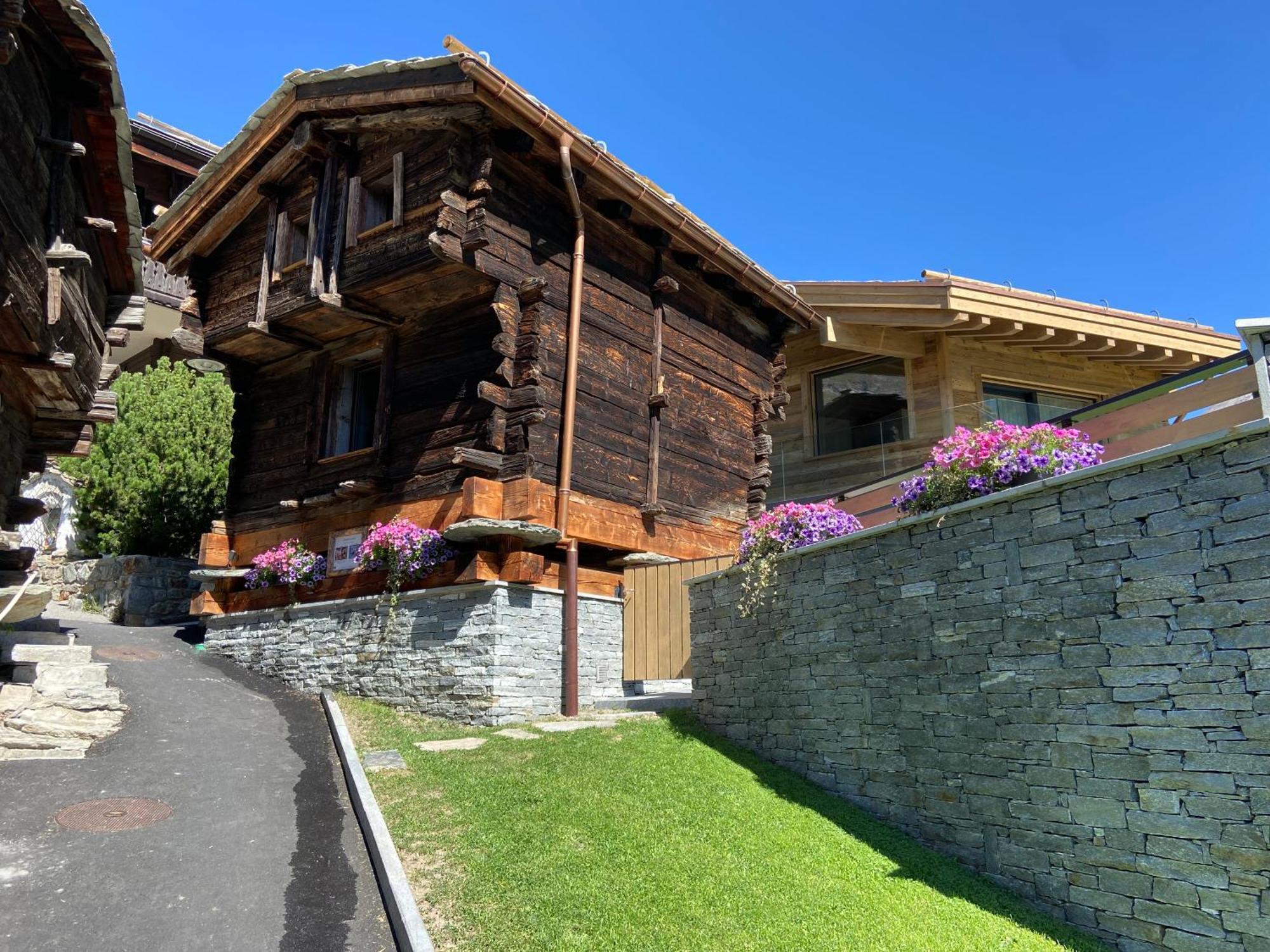Chalet Coral Und Zermatter Stadel Exterior photo